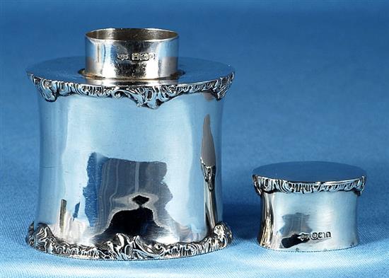 An Edwardian silver tea caddy and cover, Height 90mm Weight 4.4oz/126 grms